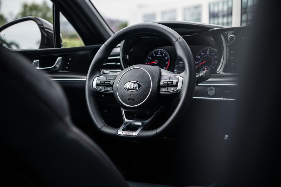 Интерьер Kia K5 GT 2020 года  (NA) (фото 20 из 30)